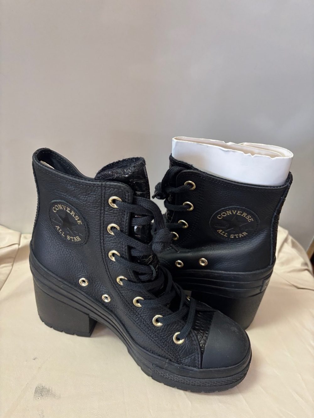 Converse Women's Black Lace-Up Platform Combat Boots leather.size 5